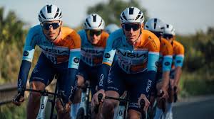 NSN Cycling Team präsentiert offiziell seine neue Saisonbekleidung für 2026